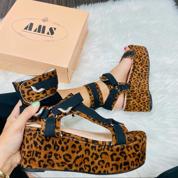 Leopard platform velcro sandal - Picture 2 of 8